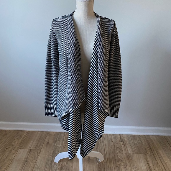 Striped Cardigan black and white - Picture 1 of 9